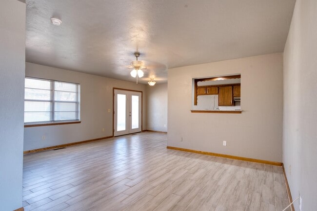 Photo - 303 Kimberly Ln