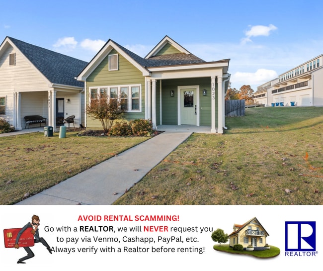 Building Photo - 1023 NE Hts Ln