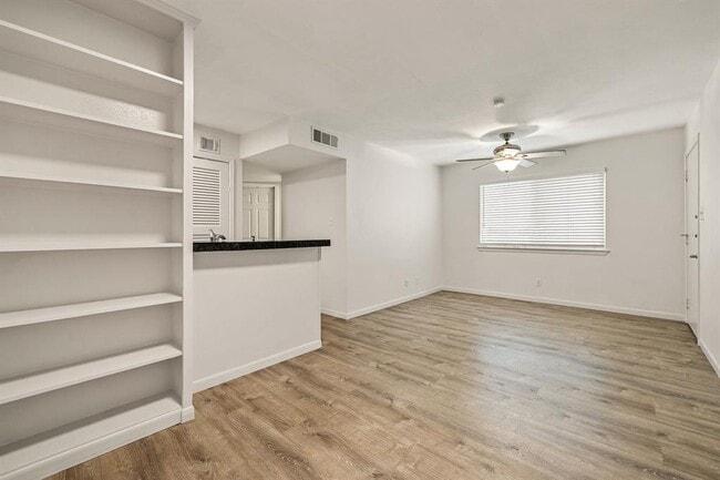 Photo - 4306 Avenue A Unit 105