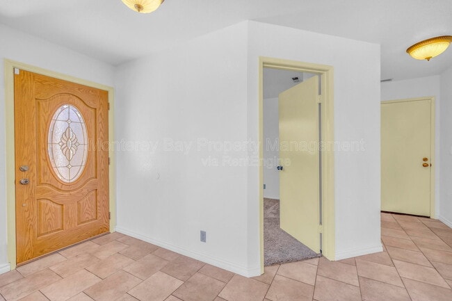 Photo - 143 Seal Ct