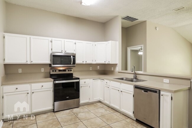 Photo - 398 Willow Green Dr