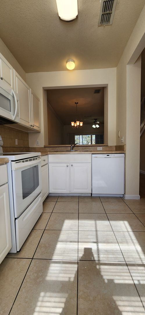 Photo - Beautiful 2 bedroom 2.5 bathroom townhome