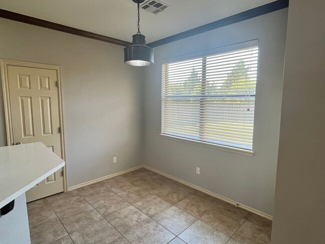 Photo - Gorgeous 4 Bed 2 Bath In Edmond