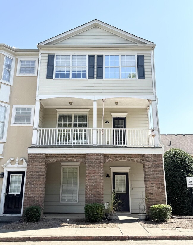 Building Photo - End Unit Townhome~