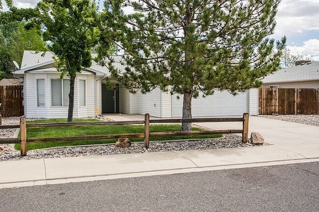 Building Photo - 416 Pintail Ave