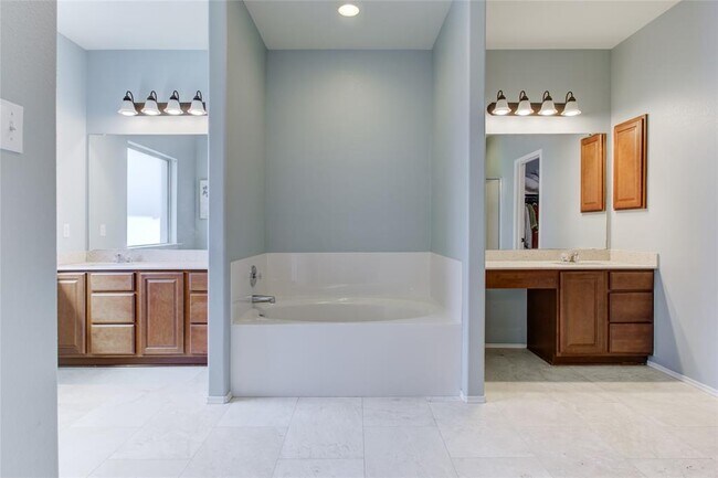 Photo - 920 Autumn Sage Way