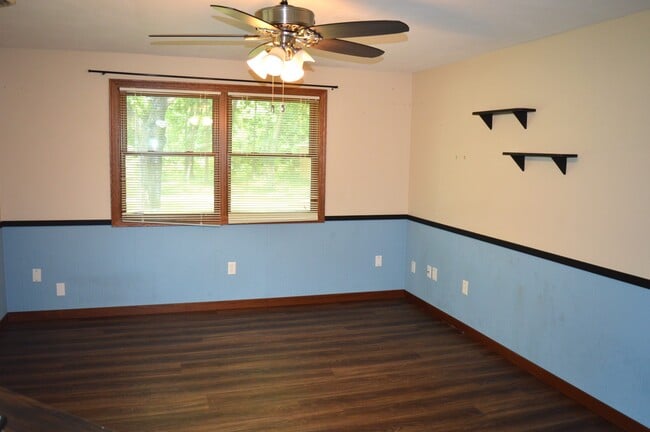 1870 Sand Ridge Ct