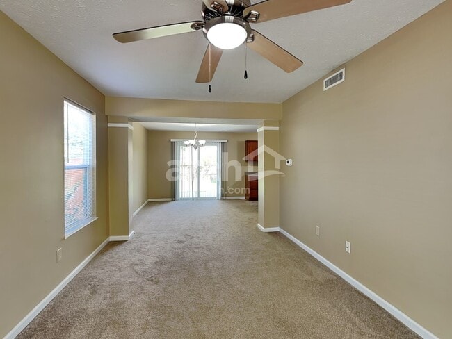 6658 W Longview Dr