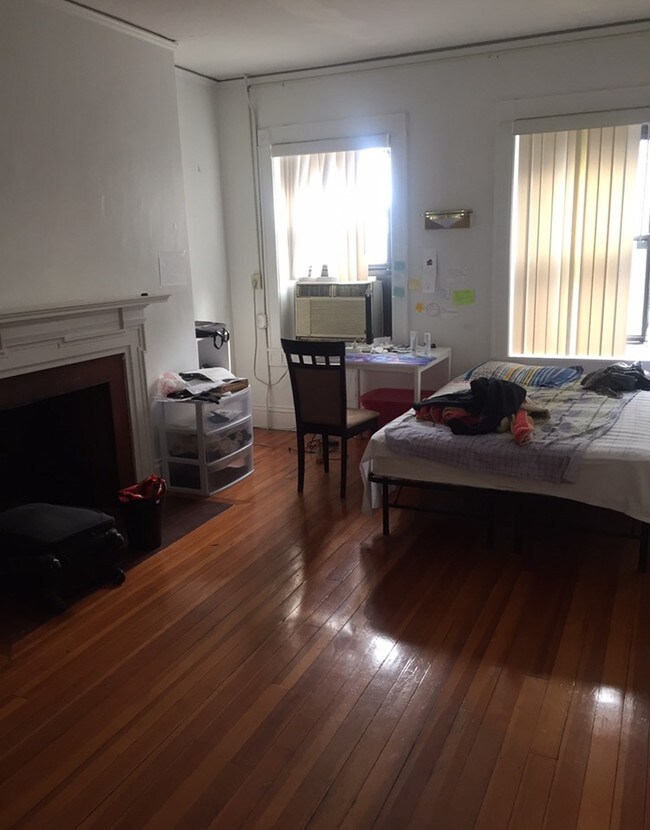 Photo - 90 Western Ave