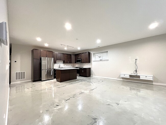 Photo - 4853 W Nelson St