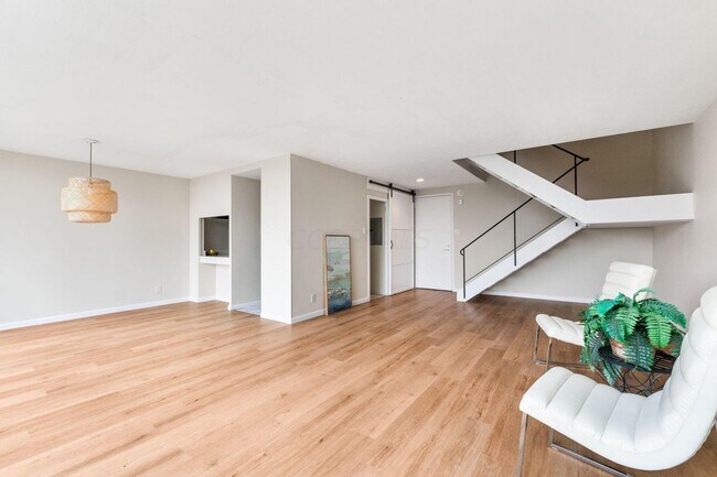 1000 Urlin Ave Unit 11
