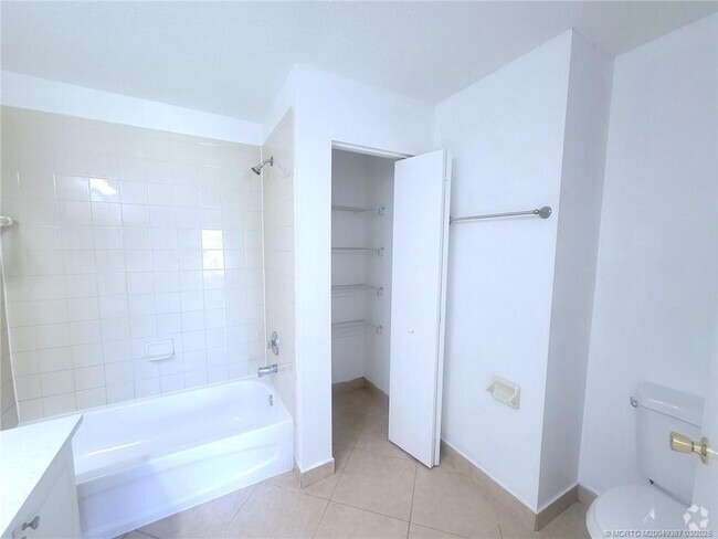 Building Photo - 1841 SW Starman Ave Rental