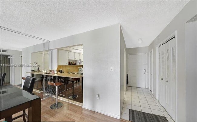 Photo - 7000 NW 186th St Unidad 4-227