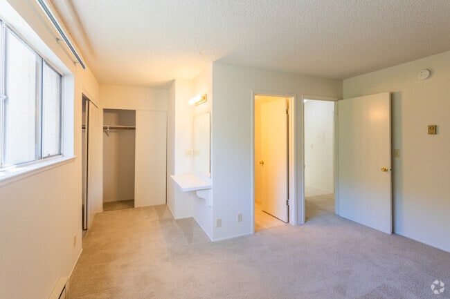 1 Bed 1 Bath Bedroom