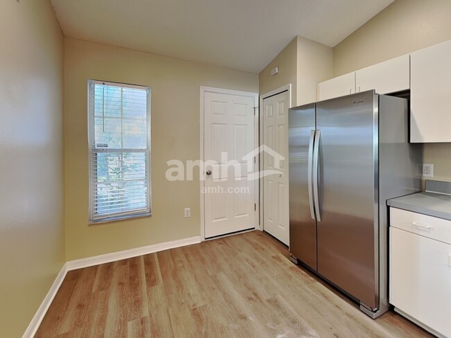 Photo - 214 Strada Dr