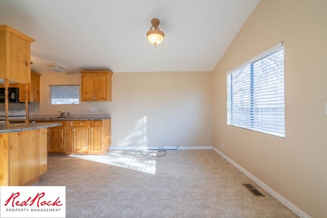 Photo - 2 Bedroom Home in Hurricane with Yard Care Included