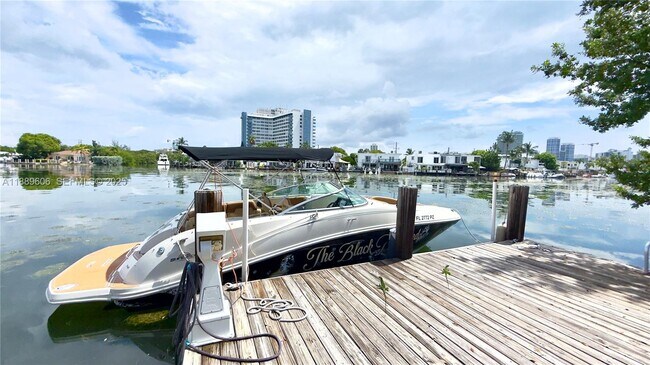 Building Photo - 145 N Shore Dr Unit 3