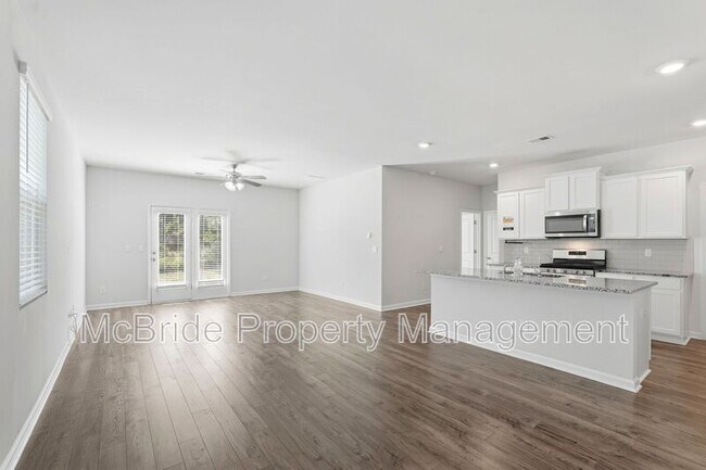 Photo - 1407 Deer Hollow