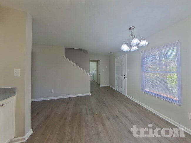 1106 Stonehenge Ln