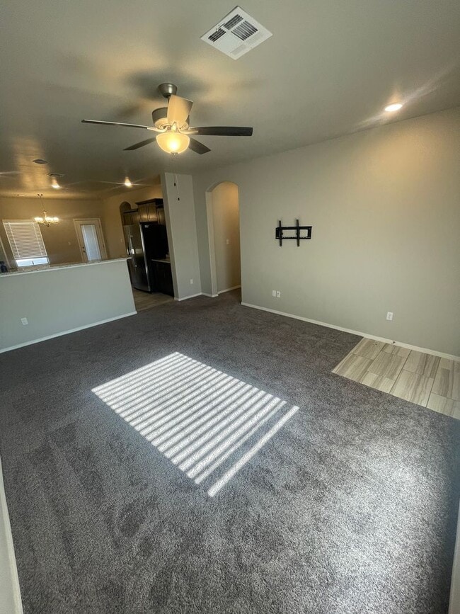 Photo - 7101 Meridian St