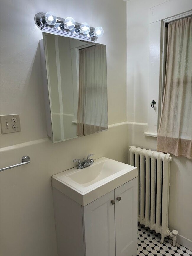 Photo - Great two story townhouse in the heart of Squirrel Hill!