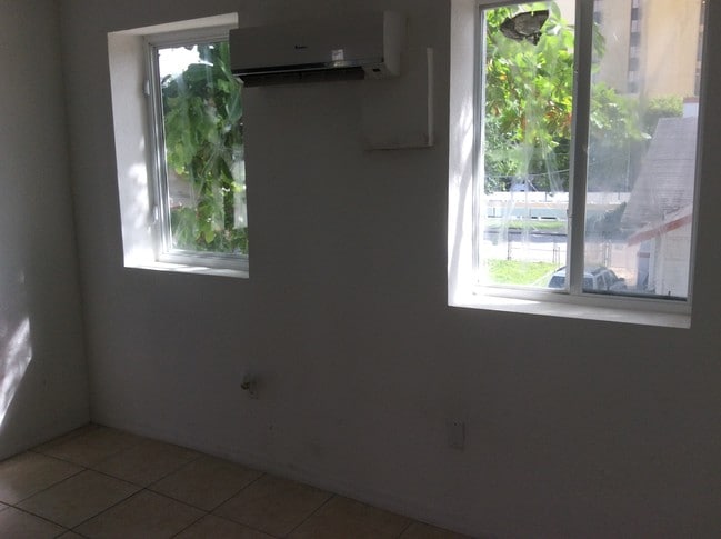 Photo - 1021 NW 3rd St