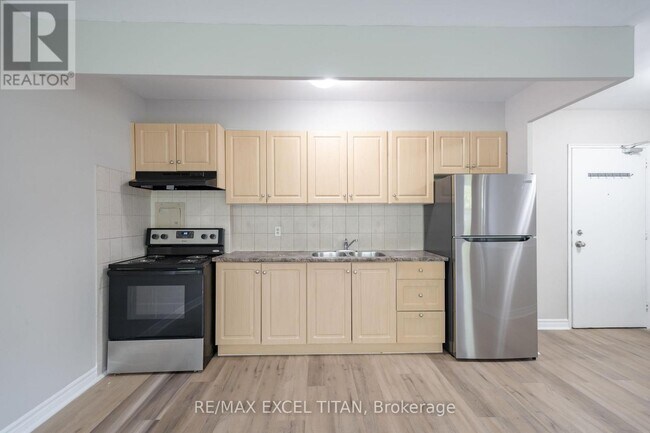 Photo - 468 Ottawa St N Unit 347D