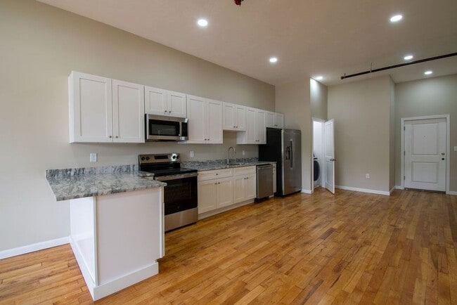 639 Main St Unit 202