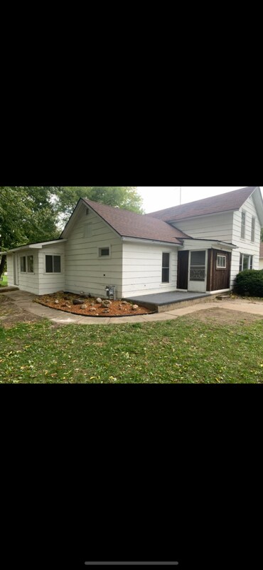 Photo - 204 Madison St S