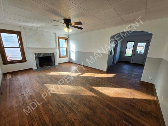 Photo - 4 Bed / 2 Bath House in Saginaw