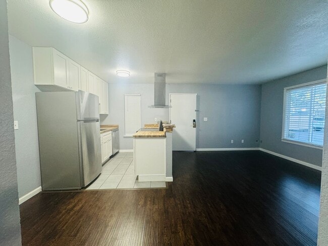Photo - One Bedroom Condo In Fairway West Condominiums