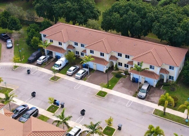 Photo - 5331 SW 13th Ct