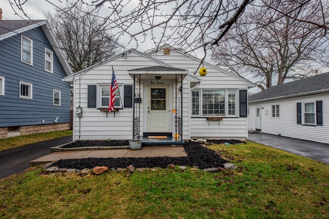 Photo - 416 W Spruce St