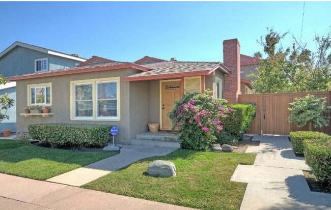 Building Photo - 226 5th St