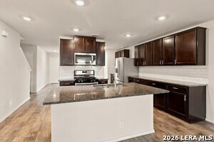 Photo - 8106 Chestnut Blue