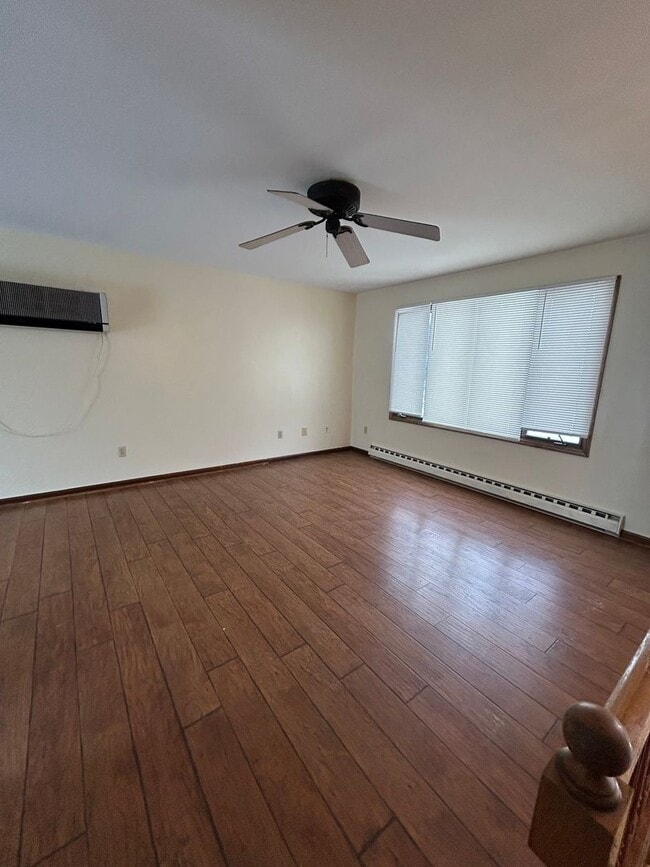 Photo - 3 bedroom, 2 1/2 Bath House- Boalsburg