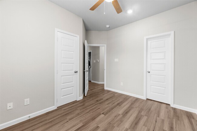 Building Photo - 8161 Tate St