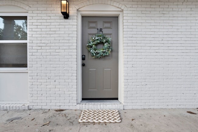 Photo - 2 Bedroom 1 Bath Fully Furnished Condo in ... Unit 15