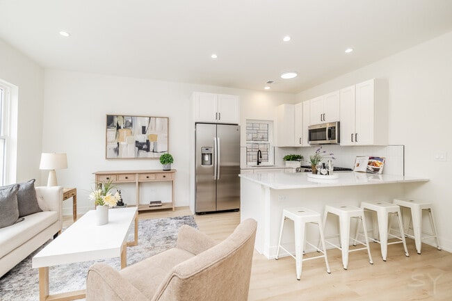 Photo - 1830 S Peoria St