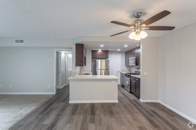 2HAB, 2BA - 999 ft²
