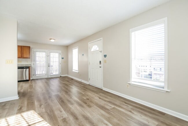 Photo - 2346 Floyd St