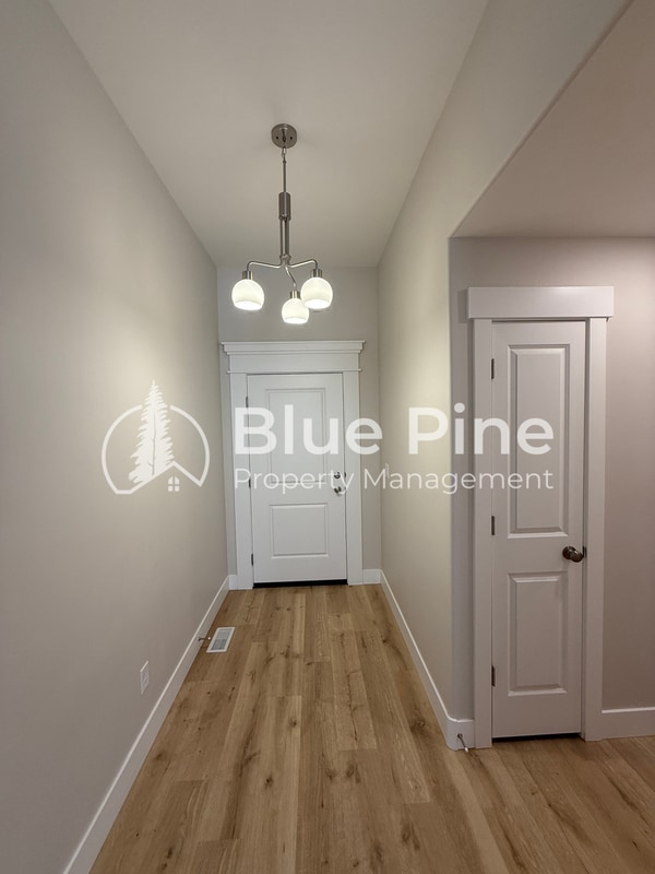 Photo - 4335 N Dudley Ave