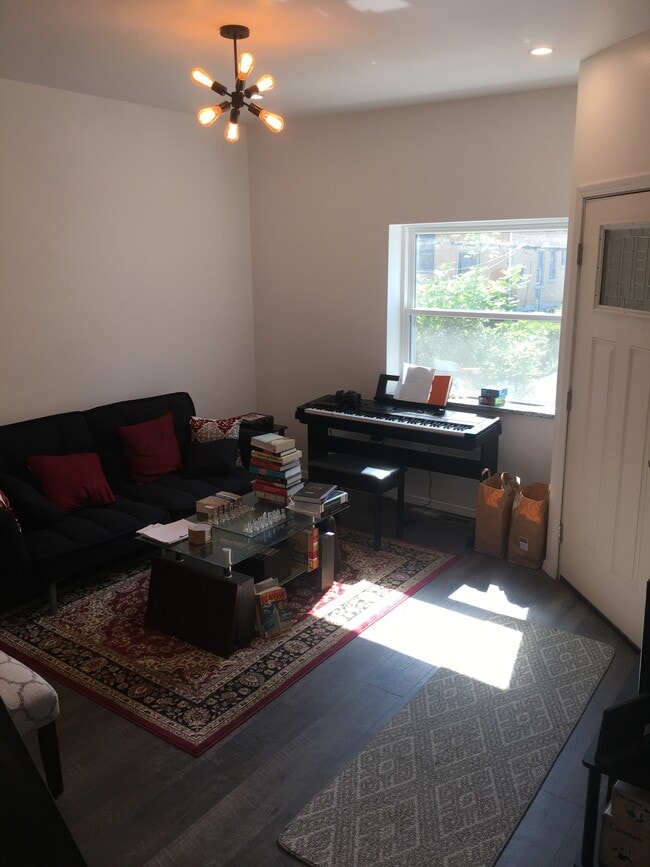 Building Photo - 3307 Iowa St Unit 2 Rental