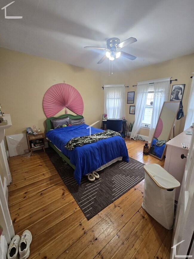 Photo - Huge 3 bed in Somerville!!!