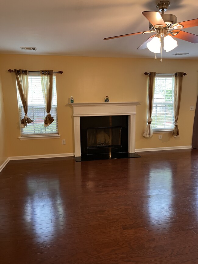 Photo - 2395 Mayfair Dr