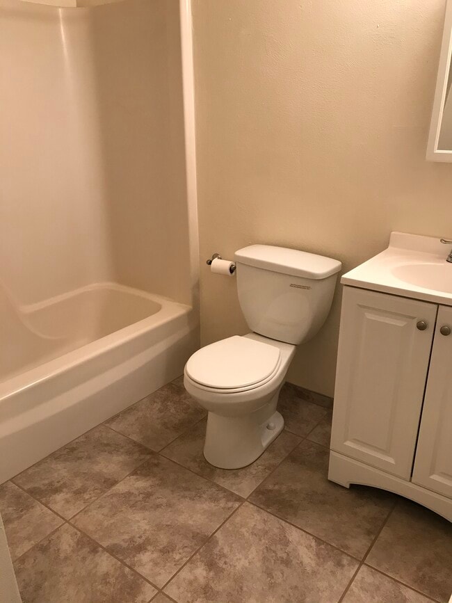 Photo - 831 Squires Ave