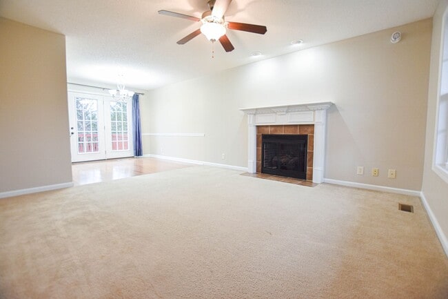Photo - Pet Friendly Three Bedroom!
