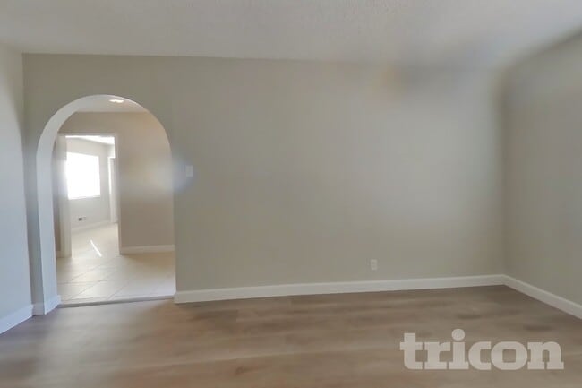 Photo - 1432 Lilac Ln