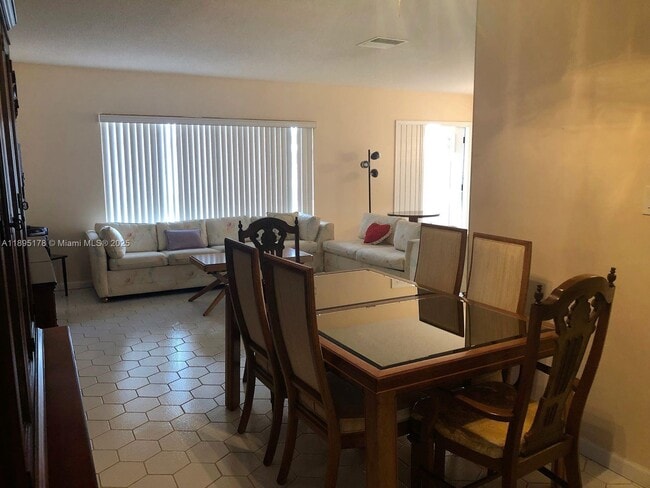 Photo - 5724 NW 87th Ave