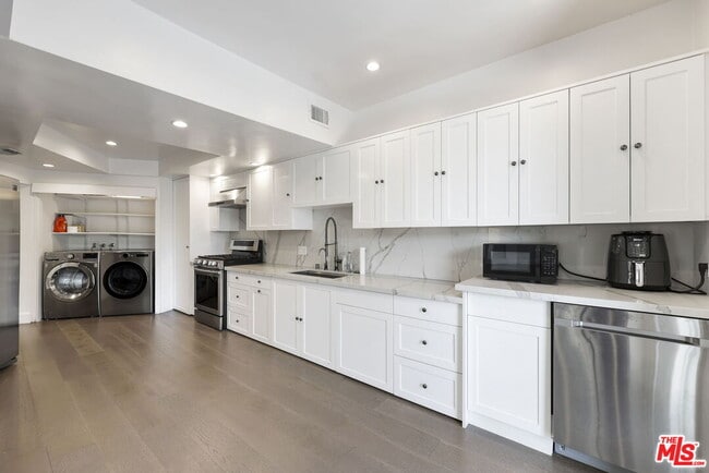 Photo - 723 Westmount Dr Unit 206